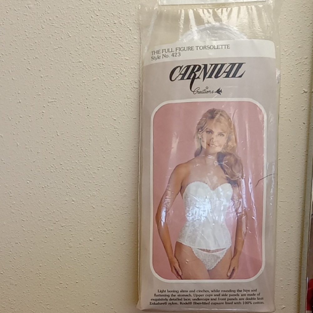 Nwt Carnival White Torsollette Size 34C